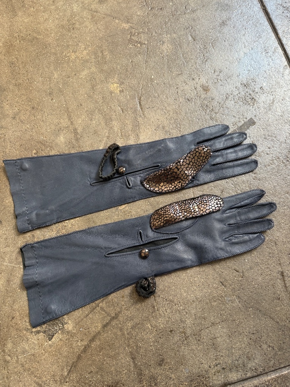 Vivienne Westwood Insane Lightning Bolt Long Leather Gloves w/ engraving - Picture 8 of 10